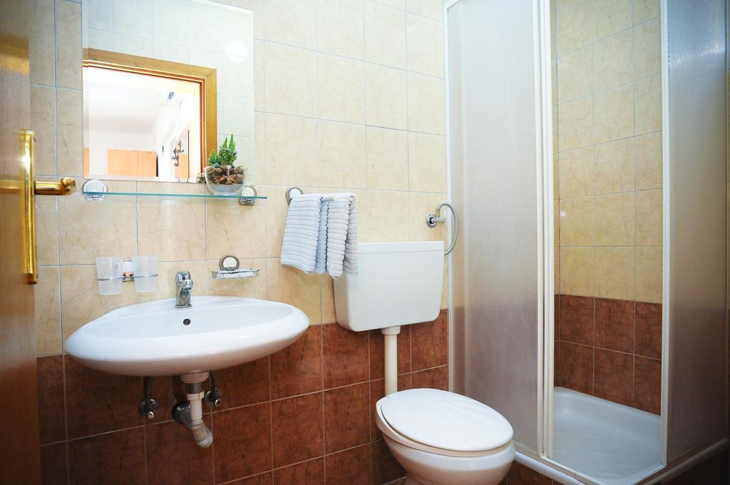 Budva Inn Guest House 部屋 写真
